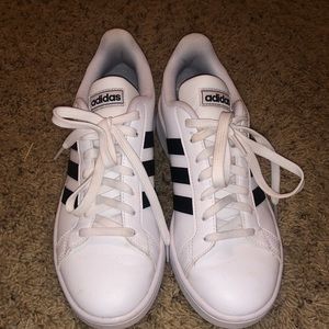 8.5 Women’s Grand Court Adidas
